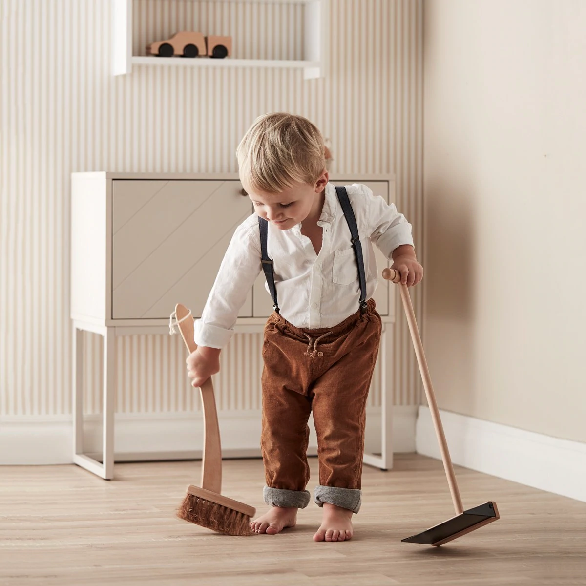 Παιχνίδι Ξύλινη σκούπα με φαράσι (φυσικό) KIDS CONCEPT