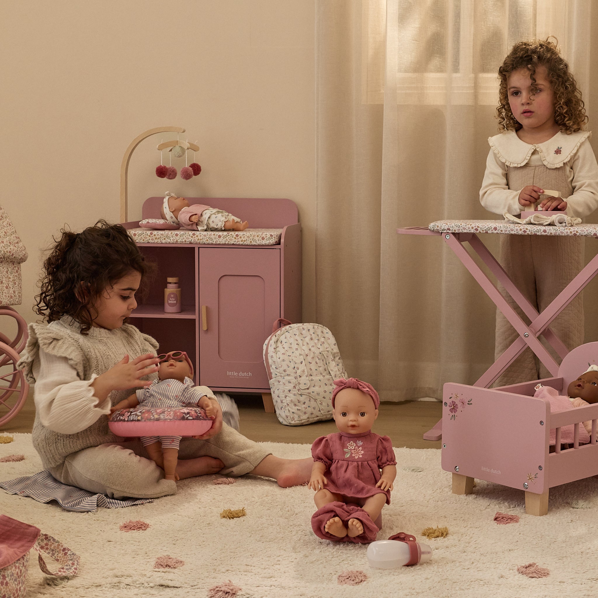 LITTLE DUTCH. Κούκλα με μπιμπερό και γιογιό Livia