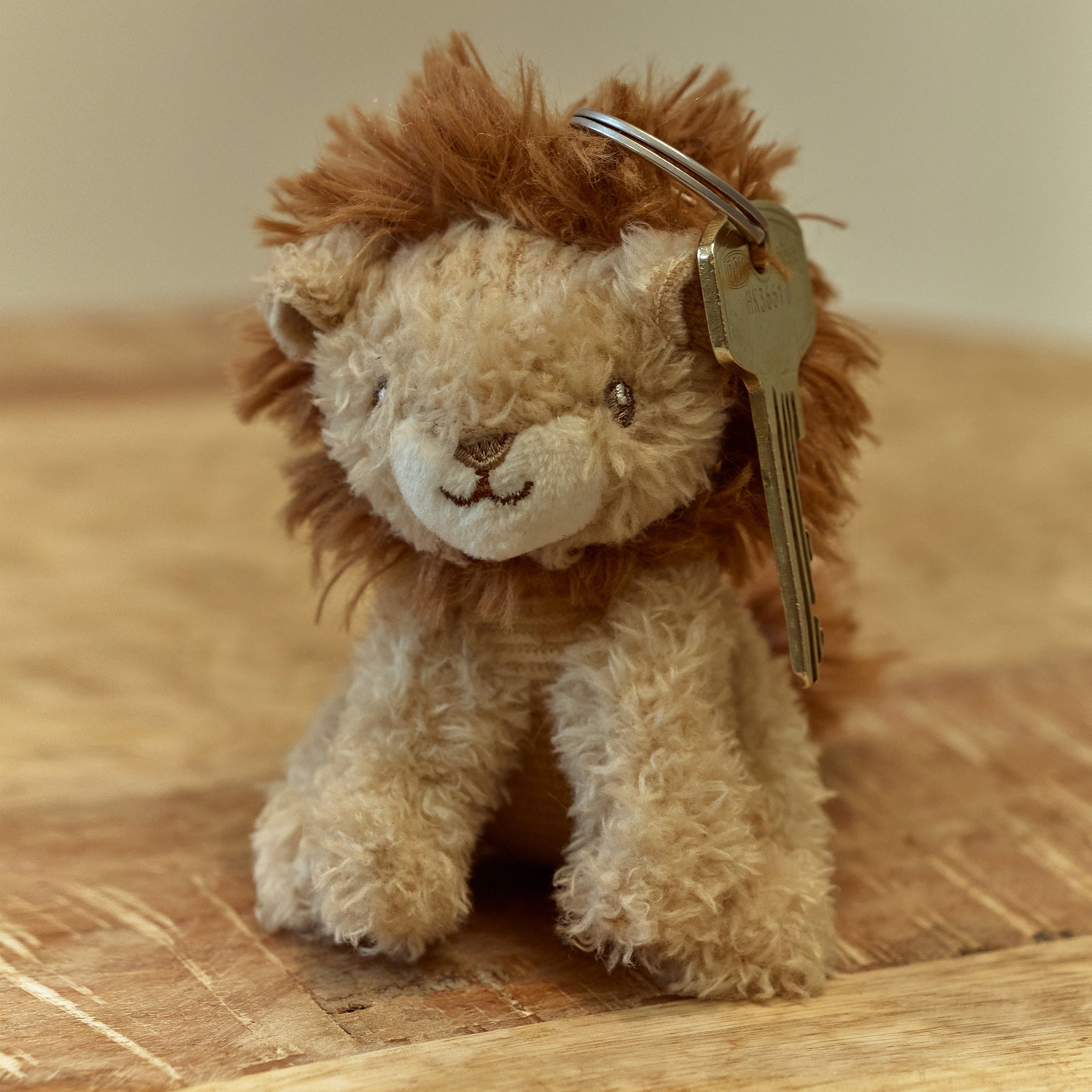 LITTLE DUTCH. Λούτρινο μπρελόκ λιονταράκι Safari Friends GRS