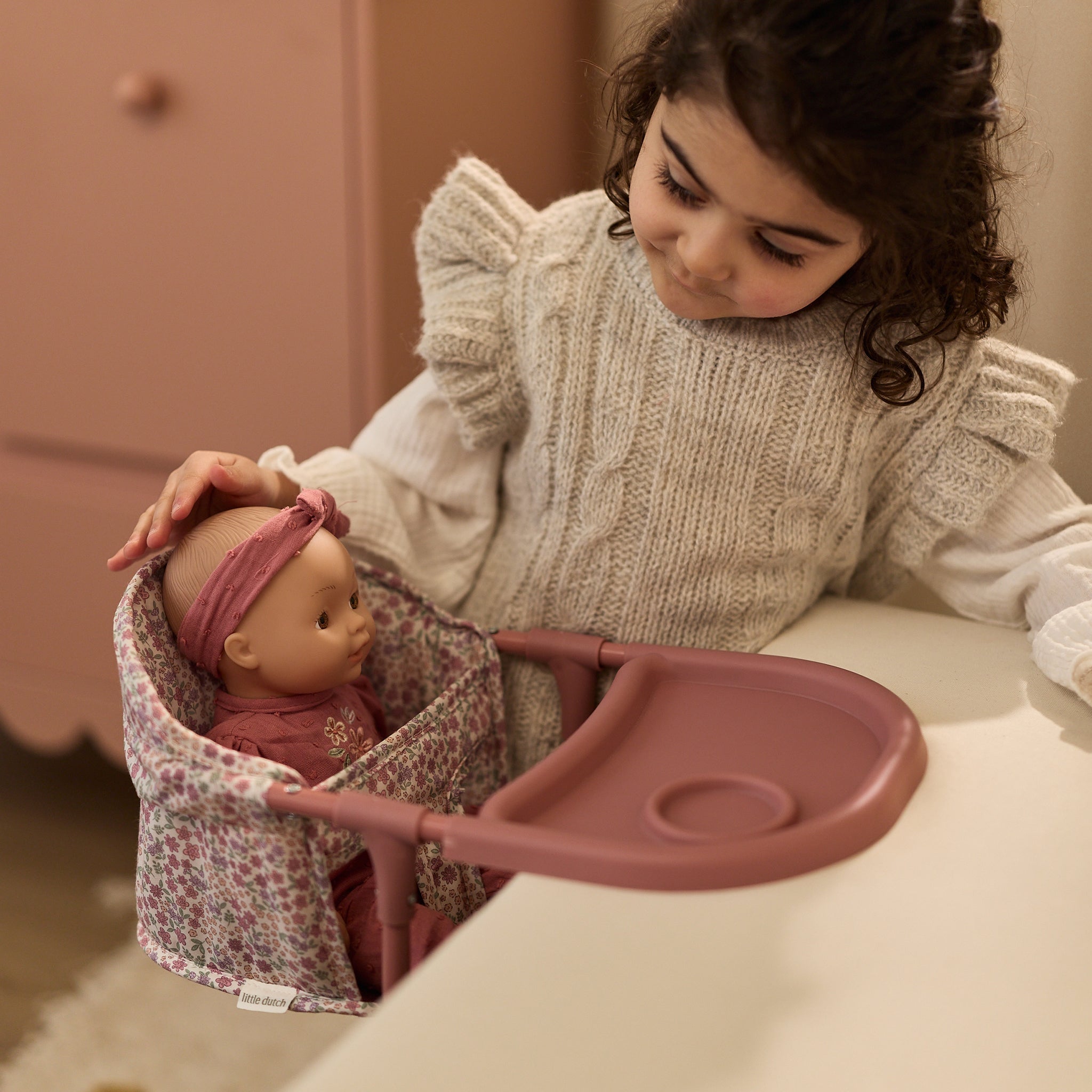 LITTLE DUTCH. Κούκλα με μπιμπερό και γιογιό Livia